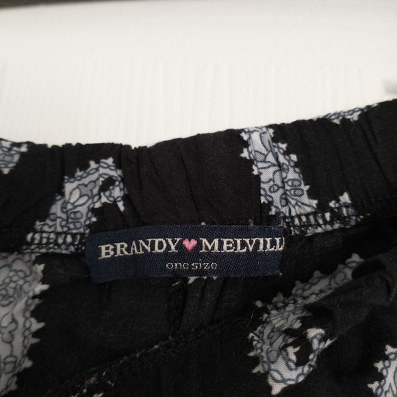 Brandy Melville Casual Shorts - Picture 2 of 3